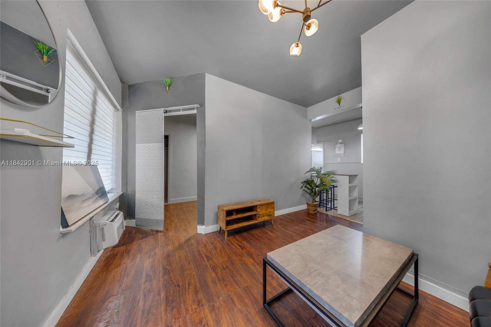 8420 Byron Ave 6