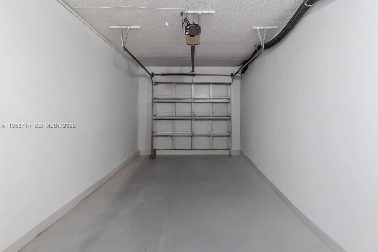 EMERALD OAKS 17 CONDO - Residential Lease