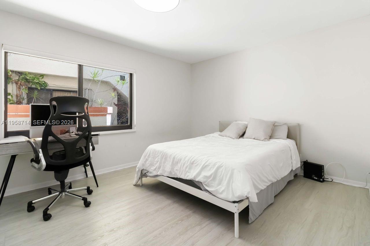 EMERALD OAKS 17 CONDO - Residential Lease