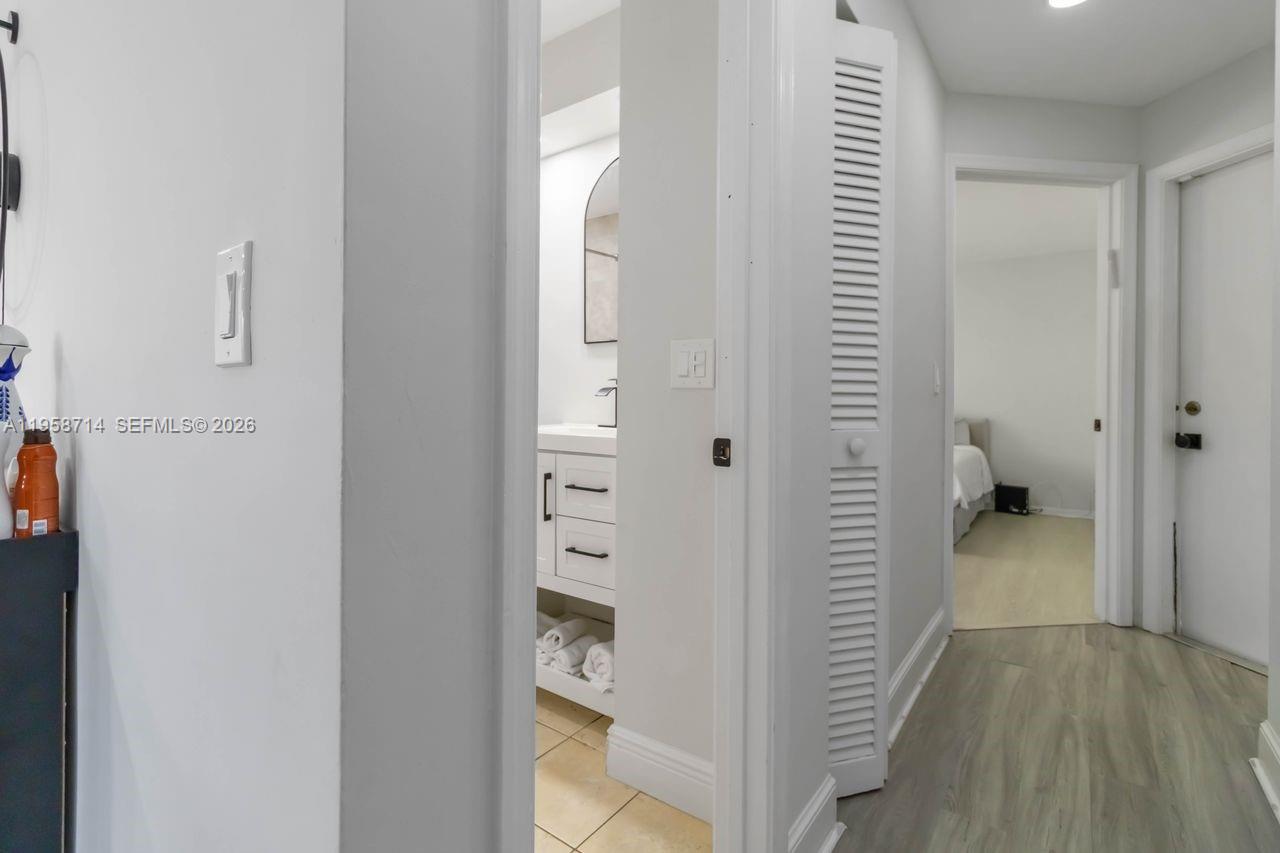 EMERALD OAKS 17 CONDO - Residential Lease