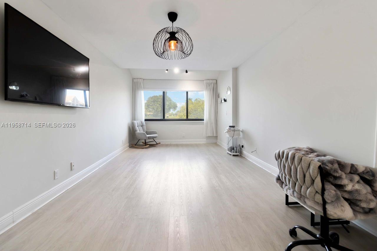 EMERALD OAKS 17 CONDO - Residential Lease