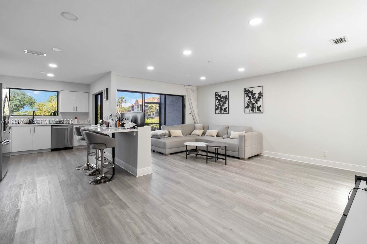 EMERALD OAKS 17 CONDO - Residential Lease