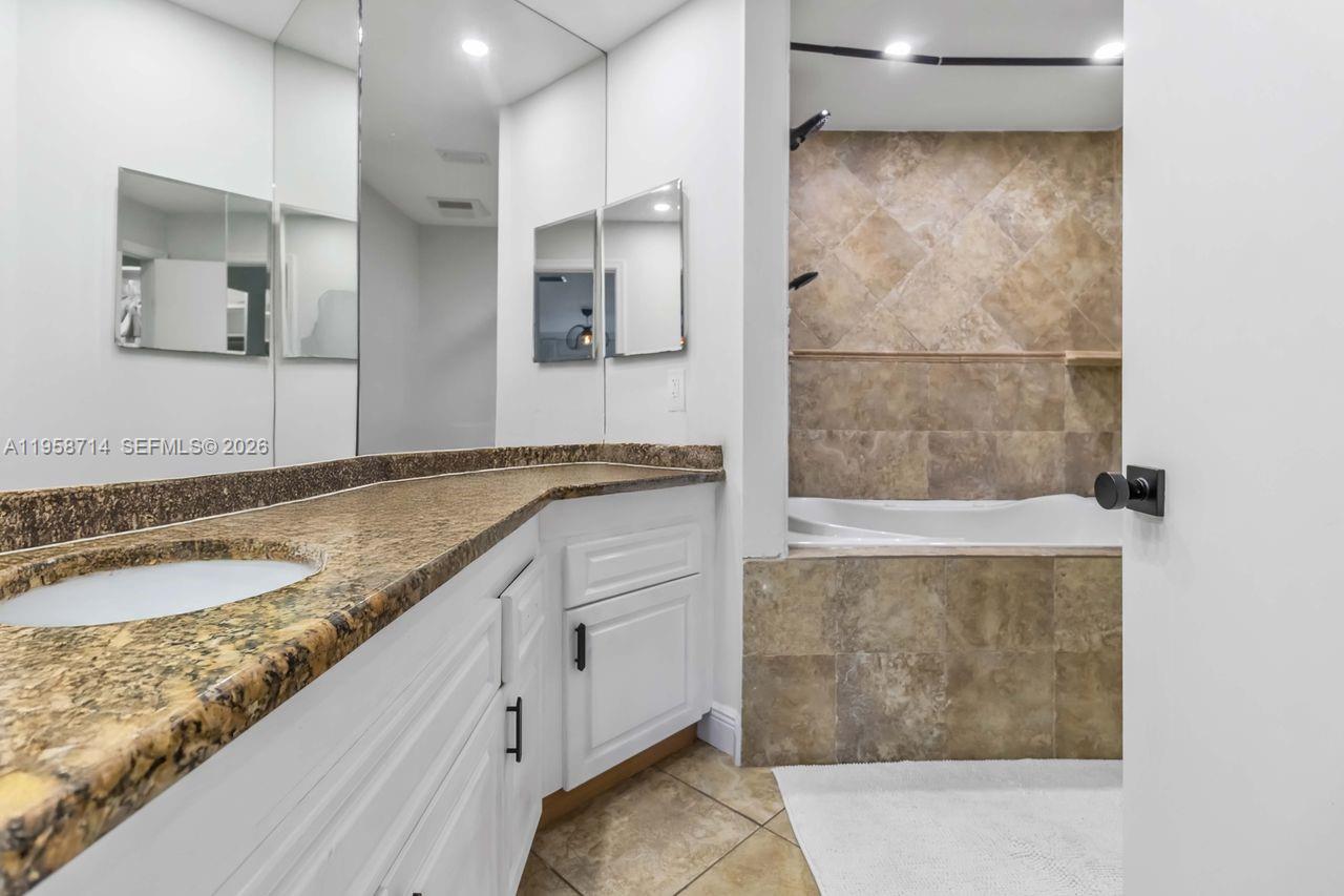 EMERALD OAKS 17 CONDO - Residential Lease