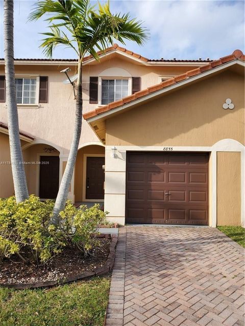 8855 N Isles Cir Tamarac FL 33321