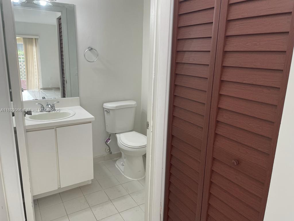 GABLES I TOWNHOMES CONDO - Residential Lease