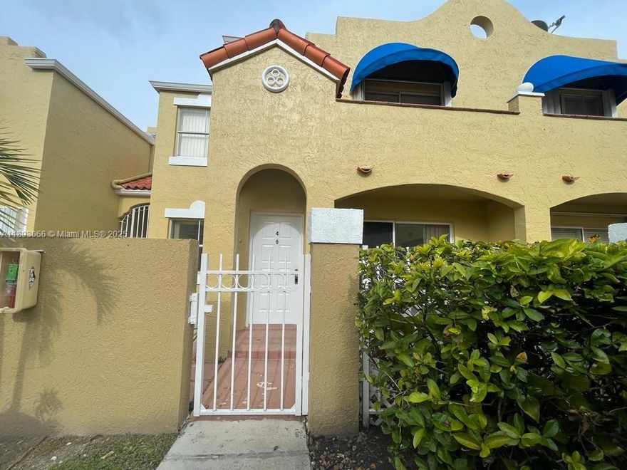 AMAZING 1 BED /1.5 BATHS 2-STORY TOWNHOME AT THE GABLES I. TILE AND WOOD FLOORS, VERY SPACIOUS LIVING/DINING AREA DOWNSTAIRS WITH PATIO. EXTRA LARGE WASHER & DRYER INSIDE THE UNIT. 1 ASSIGNED PARKING SPACE + GUEST PARKING AVAILABLE. BEAUTIFUL COMMUNITY TO LIVE IN WITH AMENITIES SUCH AS LAKEFRONT POOL, CLUB HOUSE, RACQUETBALL COURTS, ETC. GREAT LOCATION NEAR FIU, INTERNATIONAL AND DOLPHIN MALLS!! WALKING DISTANCE TO SHOPS & RESTAURANTS.