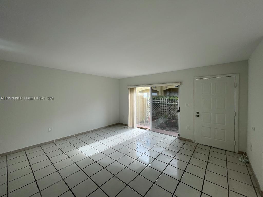 GABLES I TOWNHOMES CONDO - Residential Lease