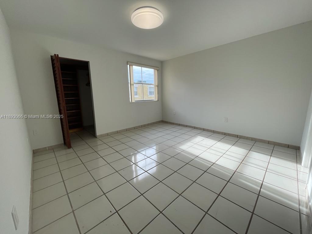 GABLES I TOWNHOMES CONDO - Residential Lease