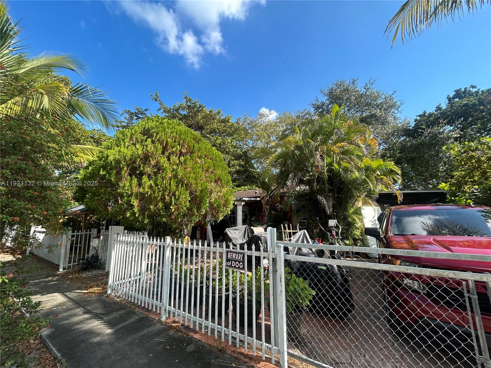 BISCAYNE HIGHLANDS - Residential