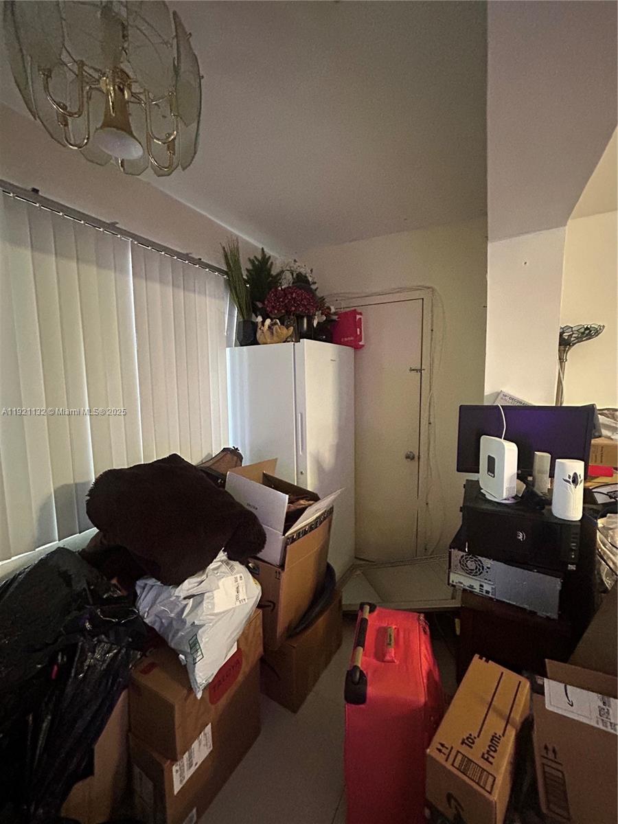 BISCAYNE HIGHLANDS - Residential