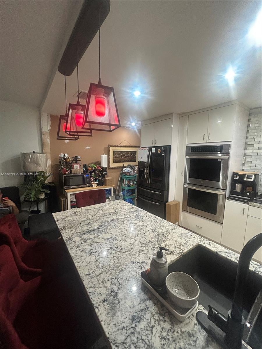 BISCAYNE HIGHLANDS - Residential