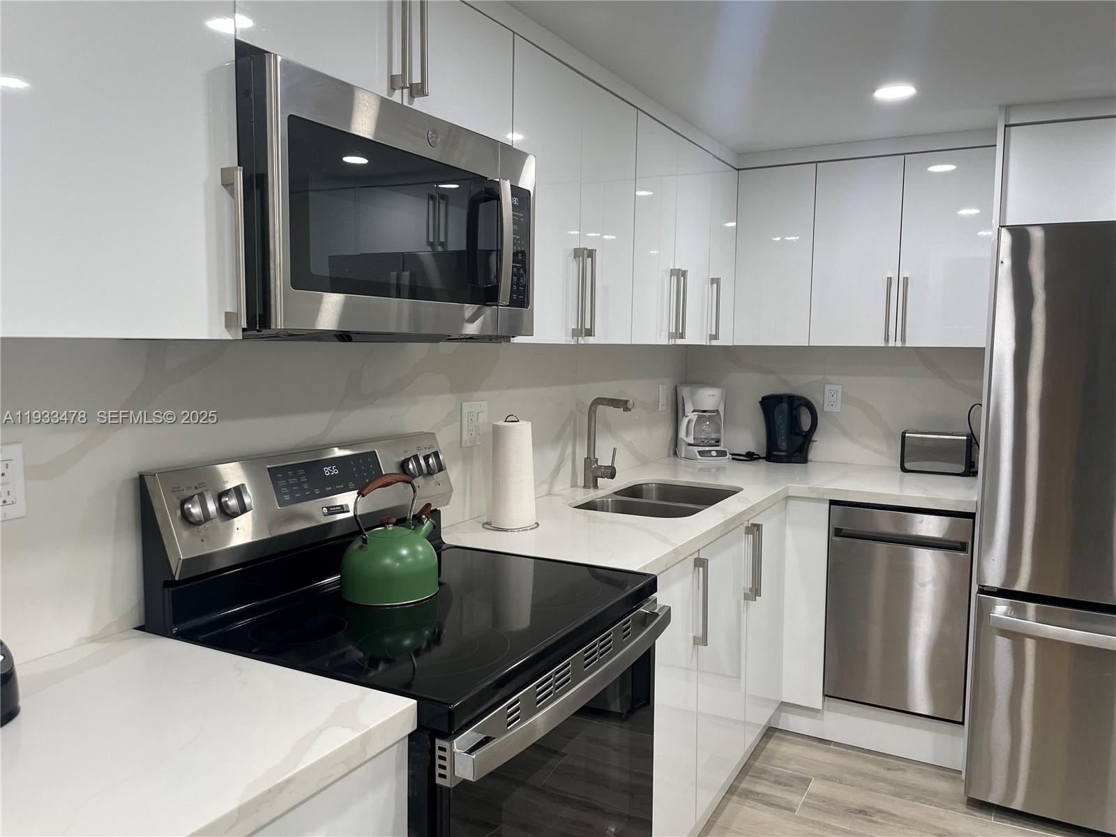 PARKER PLAZA CONDO ESTATE - Residential Lease