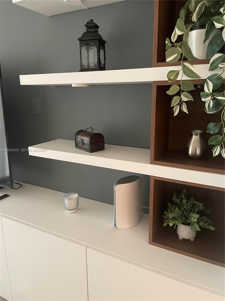 PARKER PLAZA CONDO ESTATE - Residential Lease