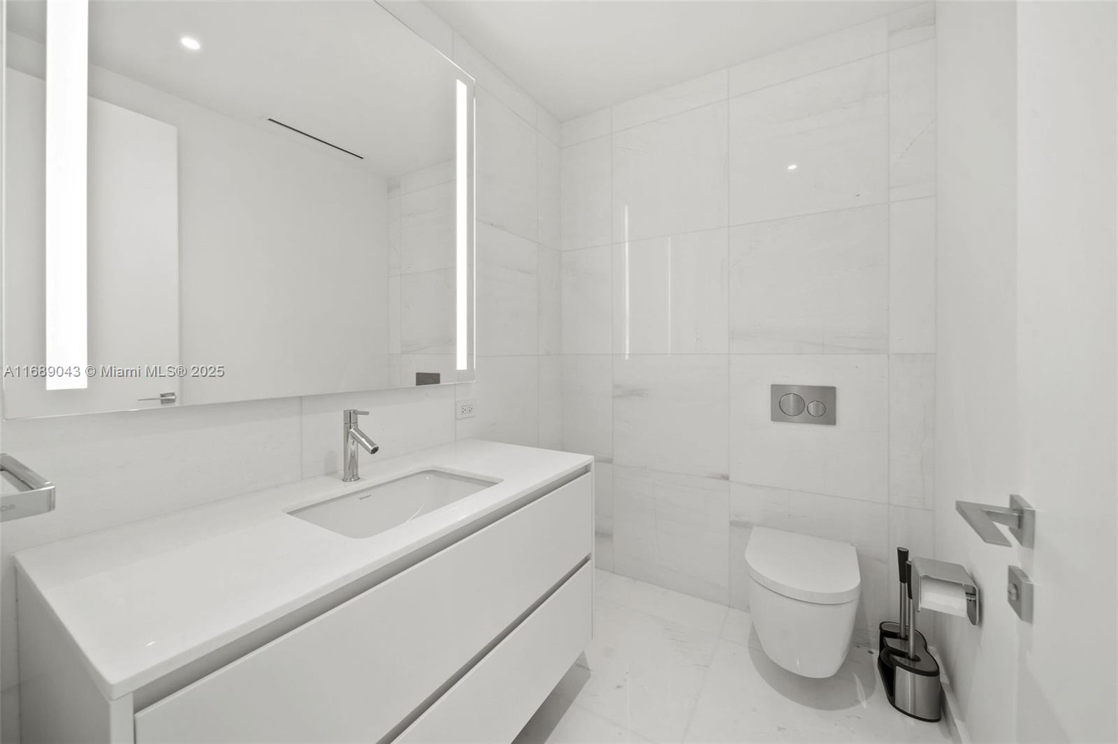 Aston Martin Residences - Residential