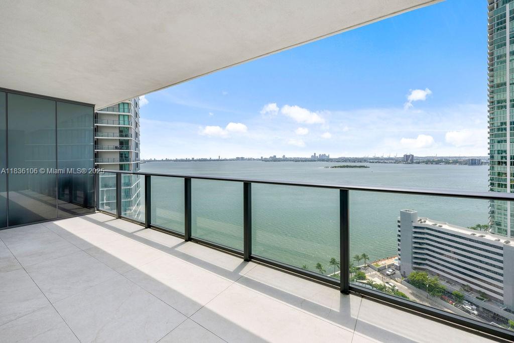 PARAISO BAY CONDO - Residential