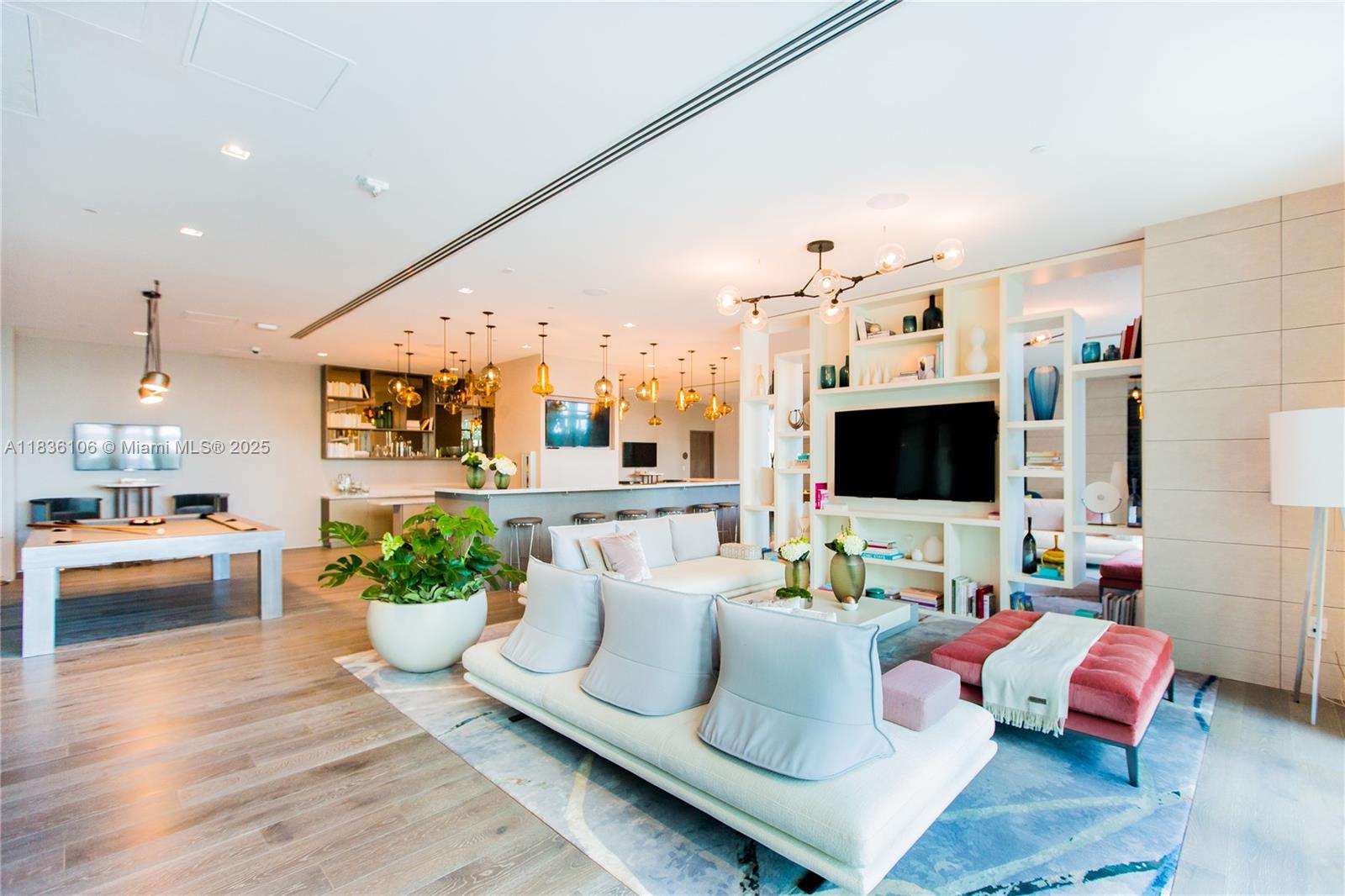 PARAISO BAY CONDO - Residential