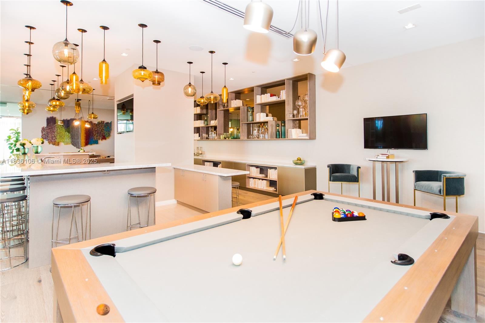 PARAISO BAY CONDO - Residential