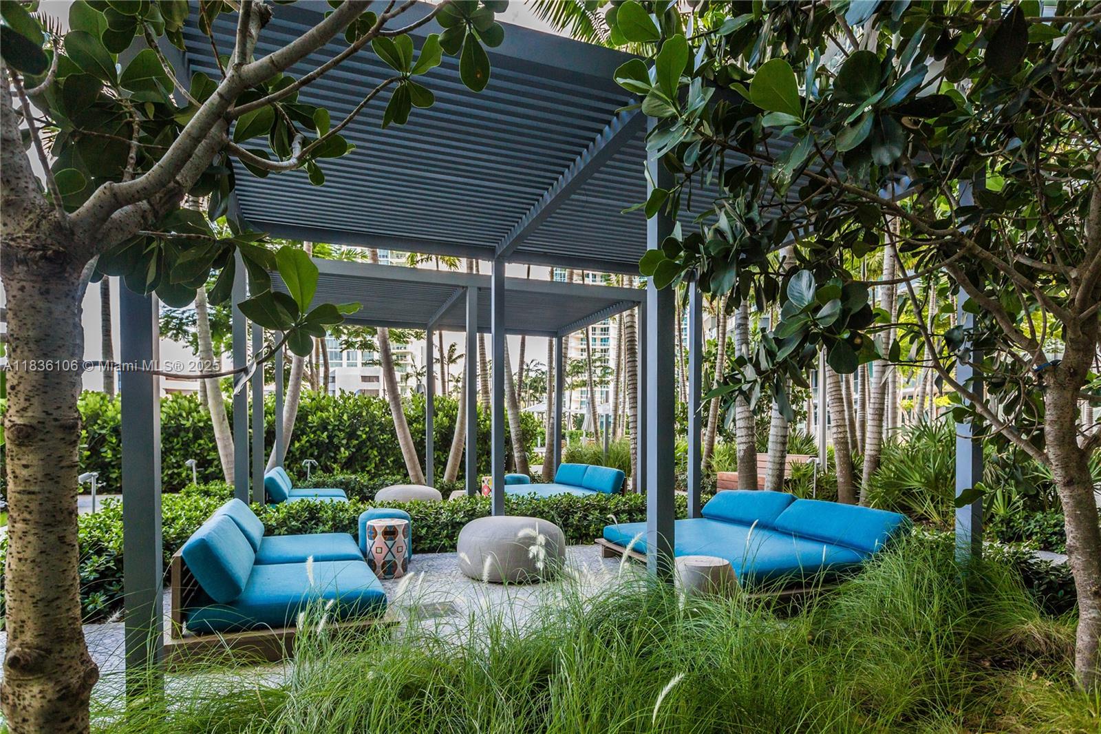 PARAISO BAY CONDO - Residential