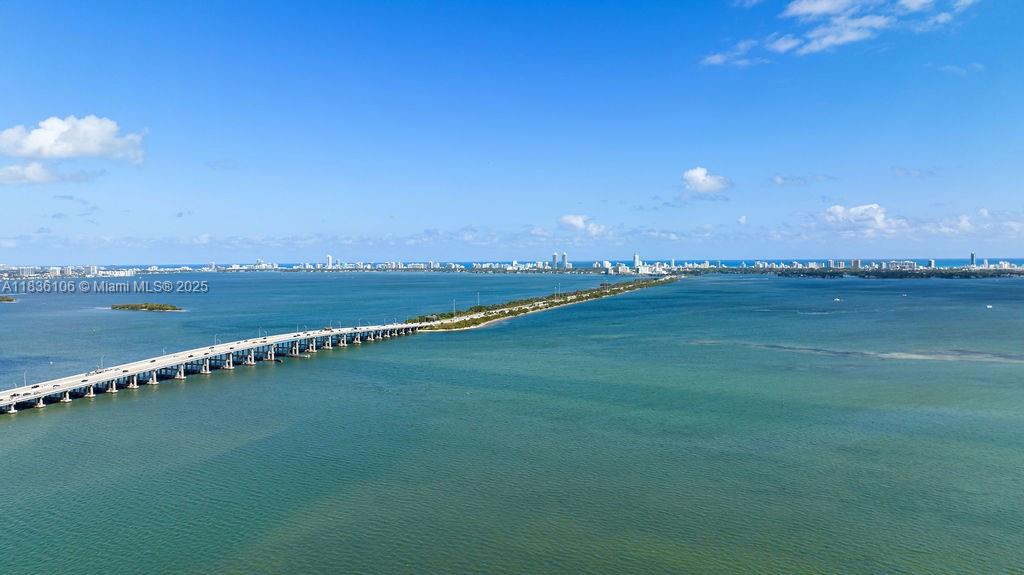 PARAISO BAY CONDO - Residential