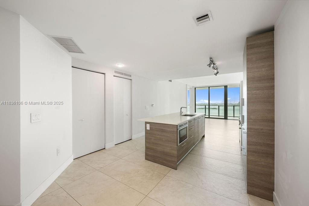 PARAISO BAY CONDO - Residential