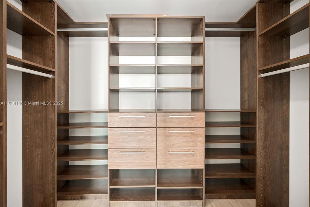 PARAISO BAY CONDO - Residential