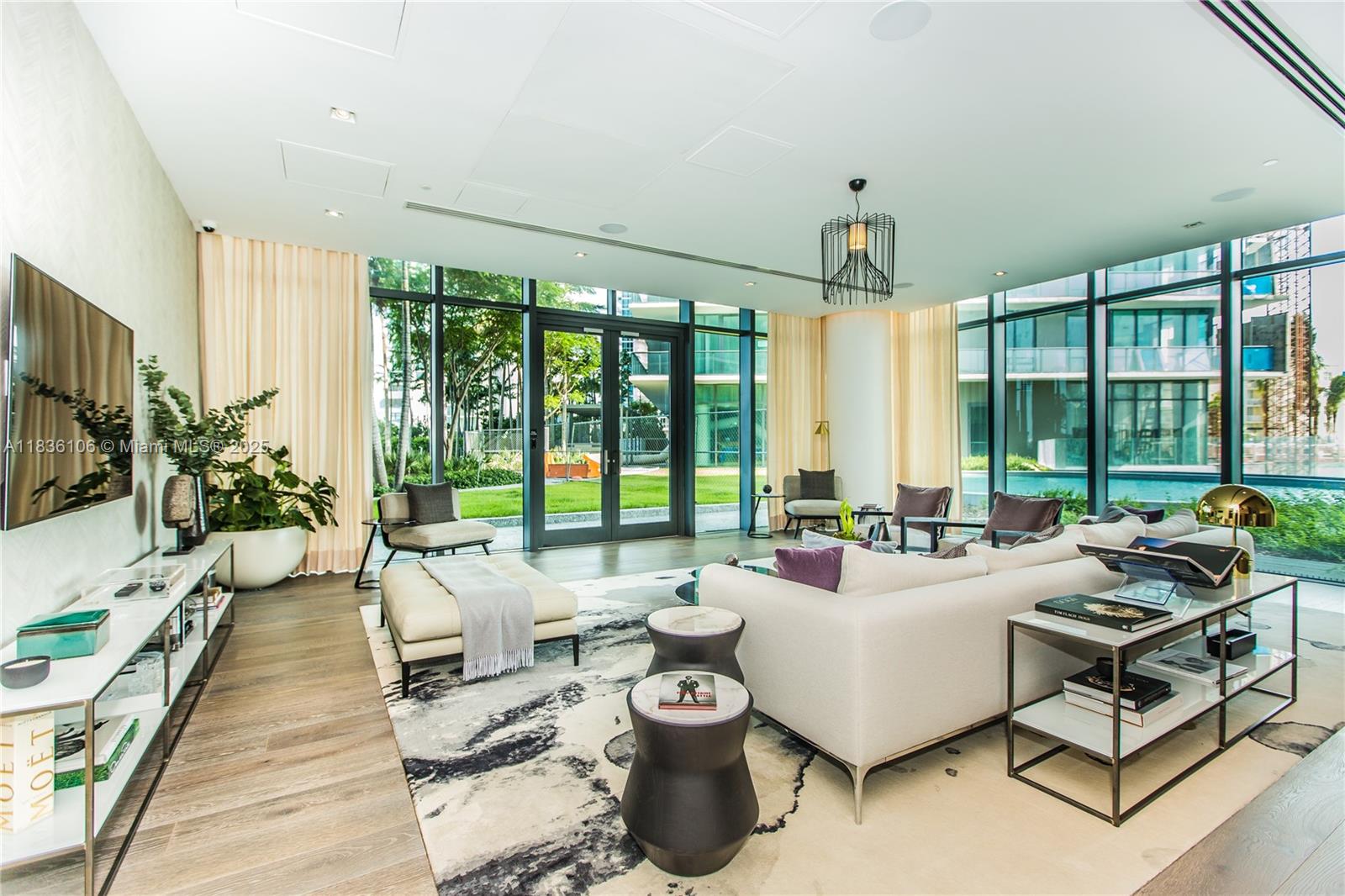 PARAISO BAY CONDO - Residential