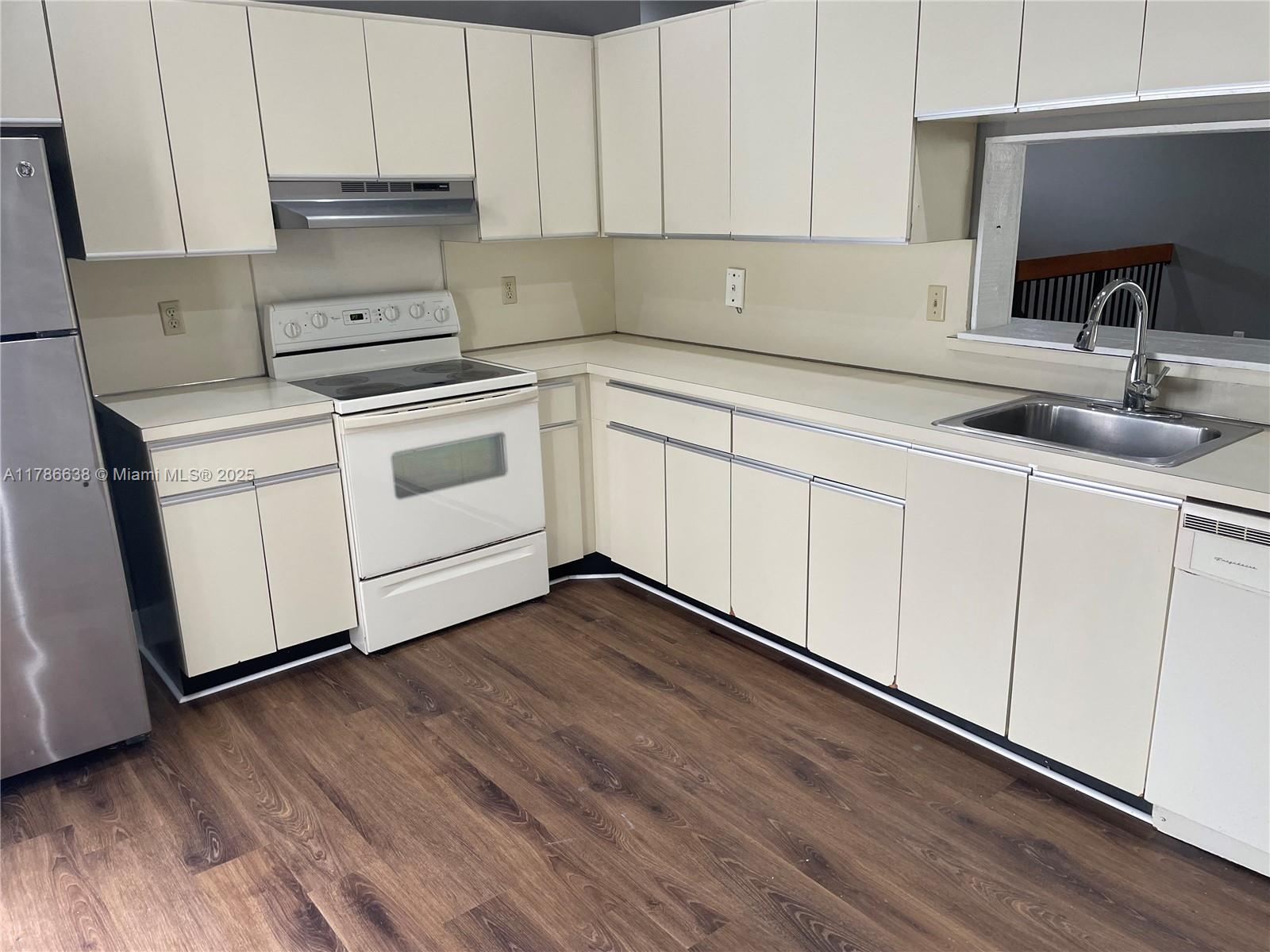 CONDO B AT MEDITERRANEA P - Residential