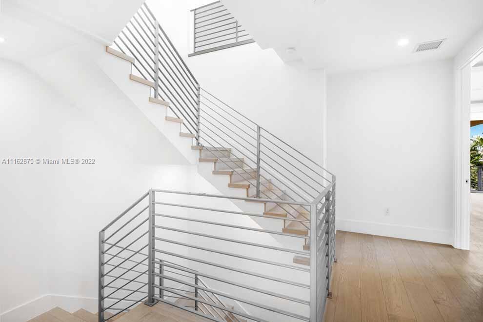 REIDS JOHN B VILLAGE IN - Residential