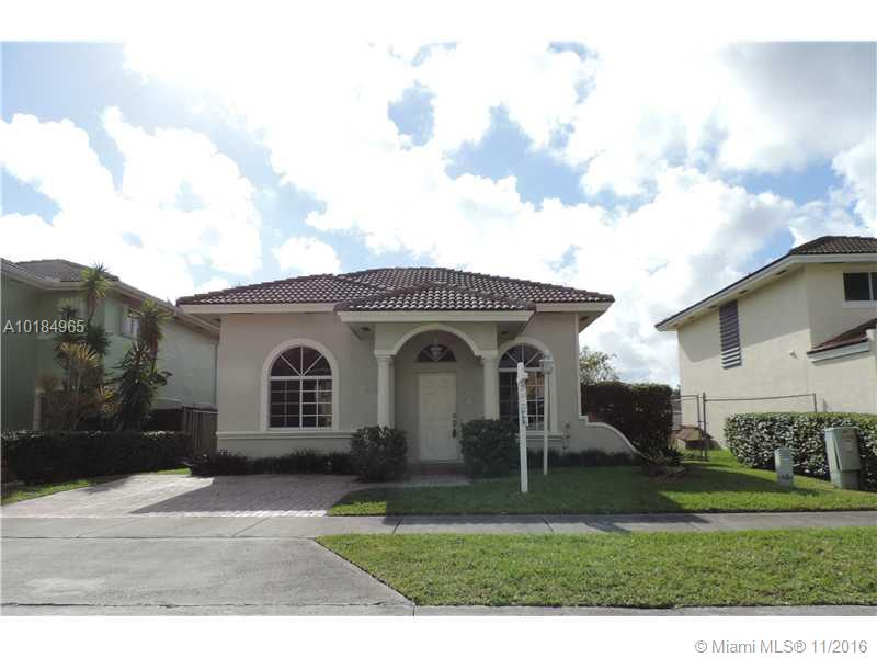 COZY RENTAL IN A NICE RESIDENTIAL AREA. 3 BEDROOMS, 2 BATH.