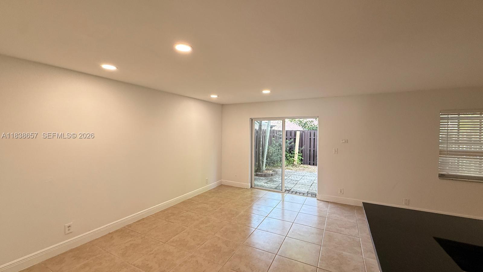 ARROWHEAD GOLF & TENNIS C - Residential