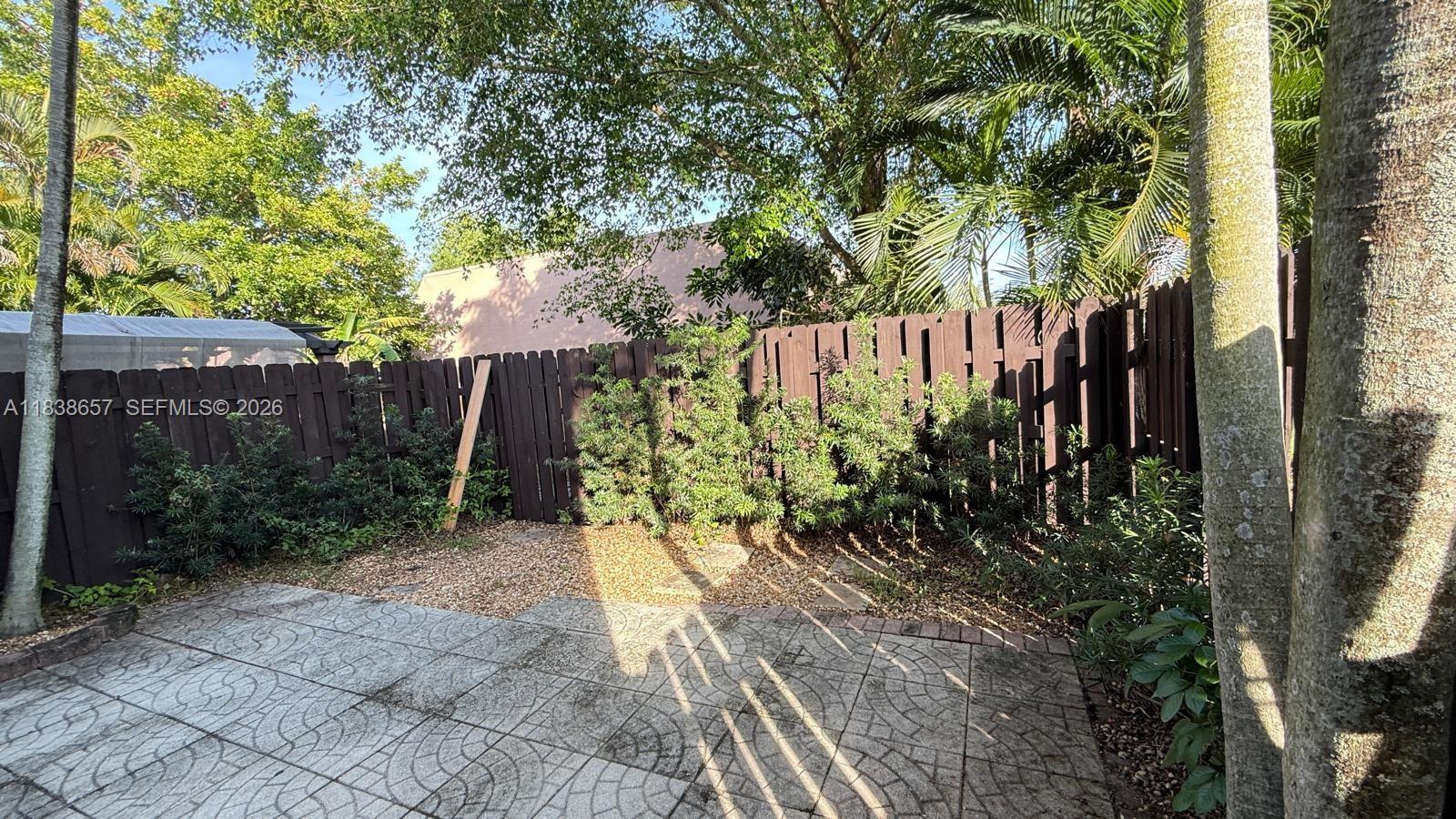 ARROWHEAD GOLF & TENNIS C - Residential