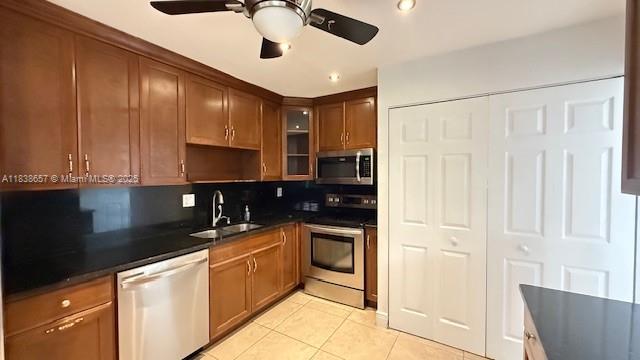 ARROWHEAD GOLF & TENNIS C - Residential