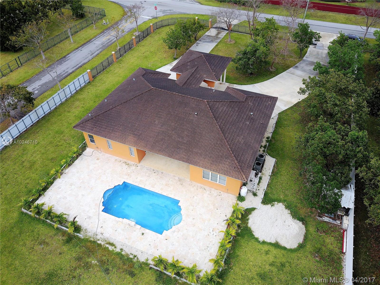 Redland Acres Avocado Hom - Residential
