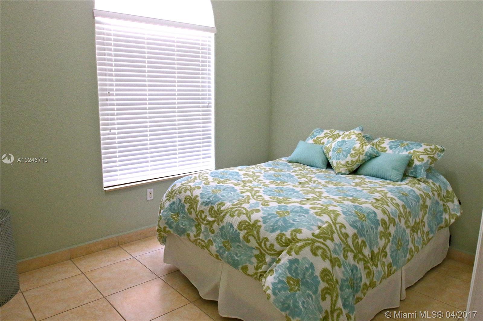 Redland Acres Avocado Hom - Residential
