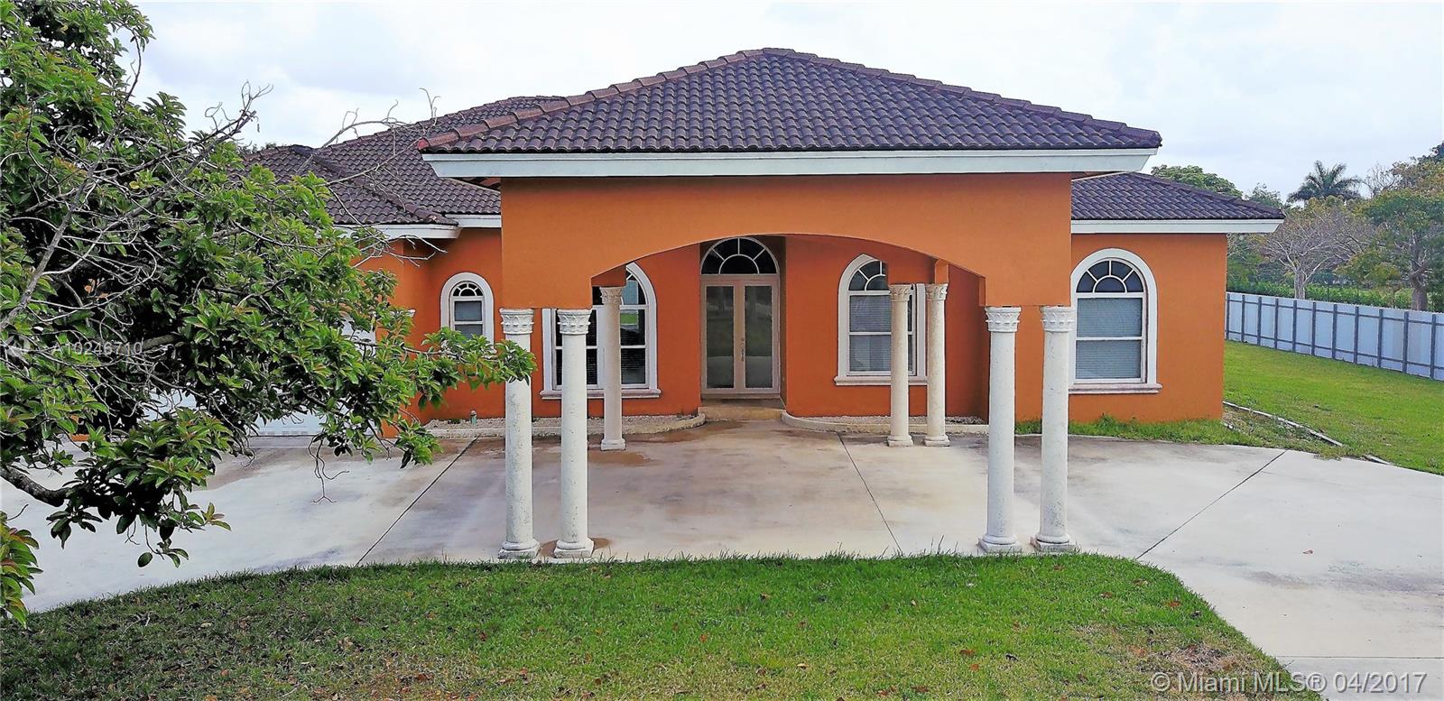 Redland Acres Avocado Hom - Residential