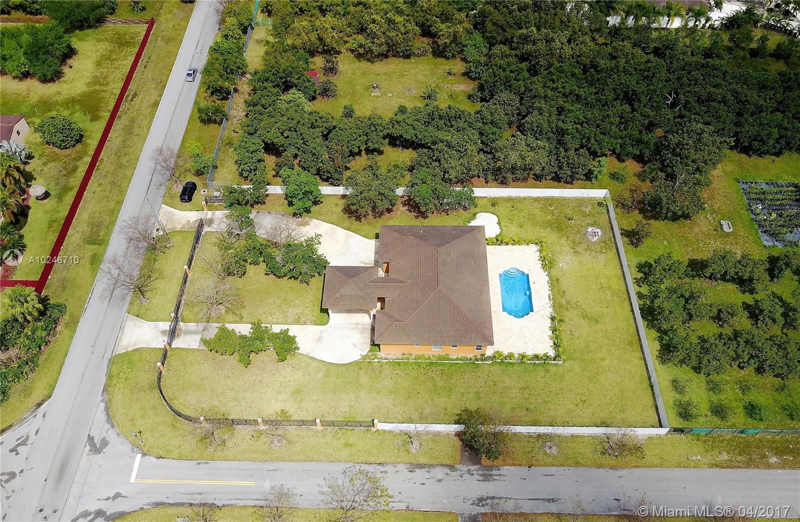 Redland Acres Avocado Hom - Residential