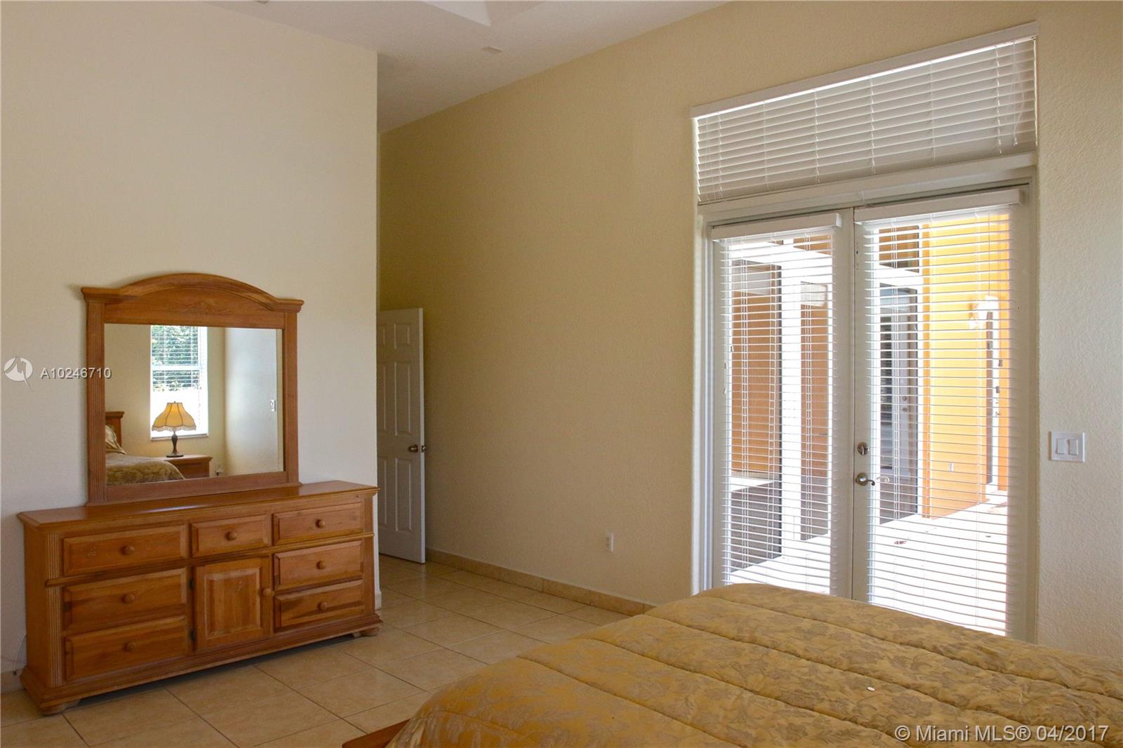 Redland Acres Avocado Hom - Residential
