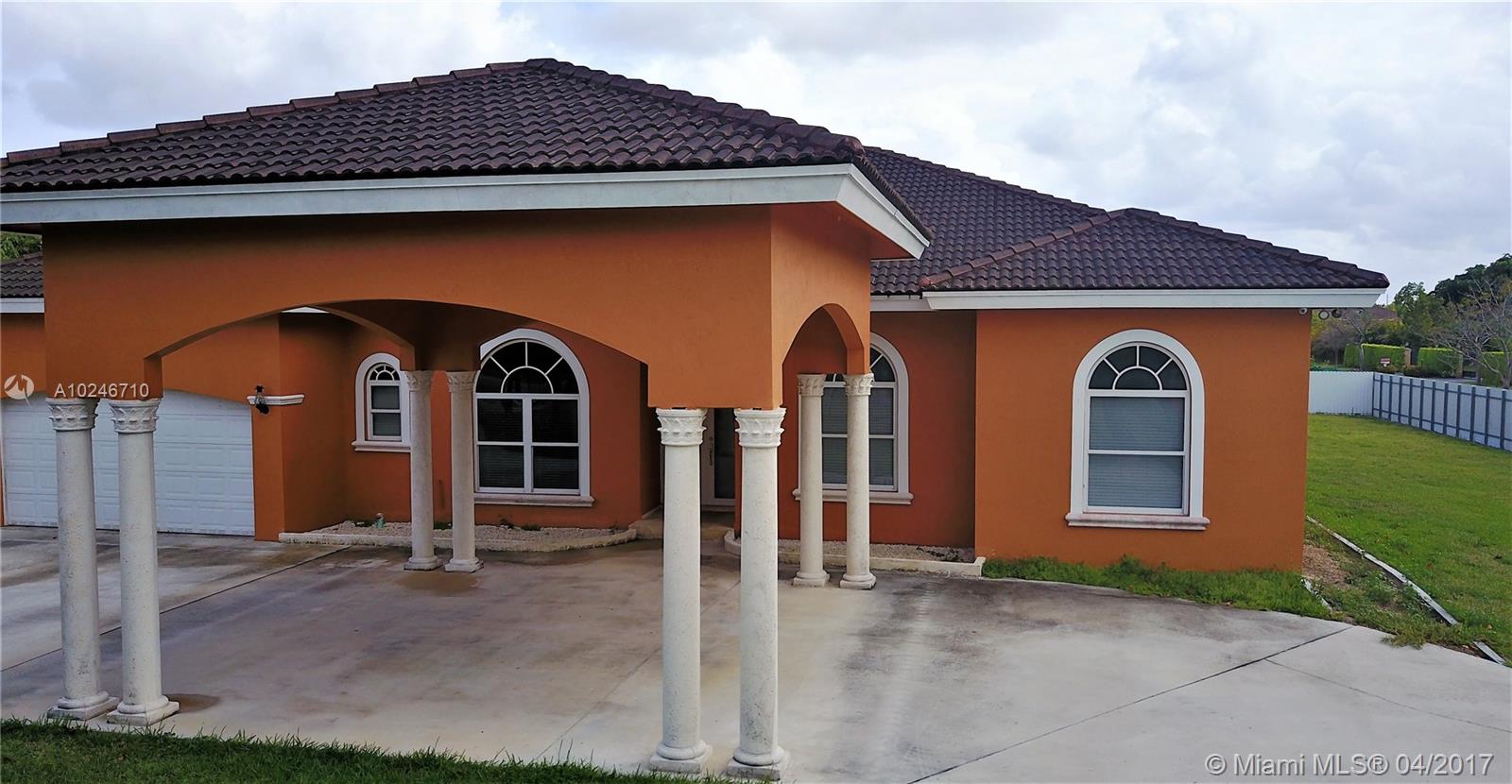Redland Acres Avocado Hom - Residential