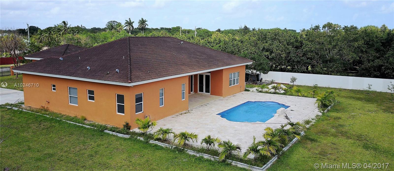 Redland Acres Avocado Hom - Residential