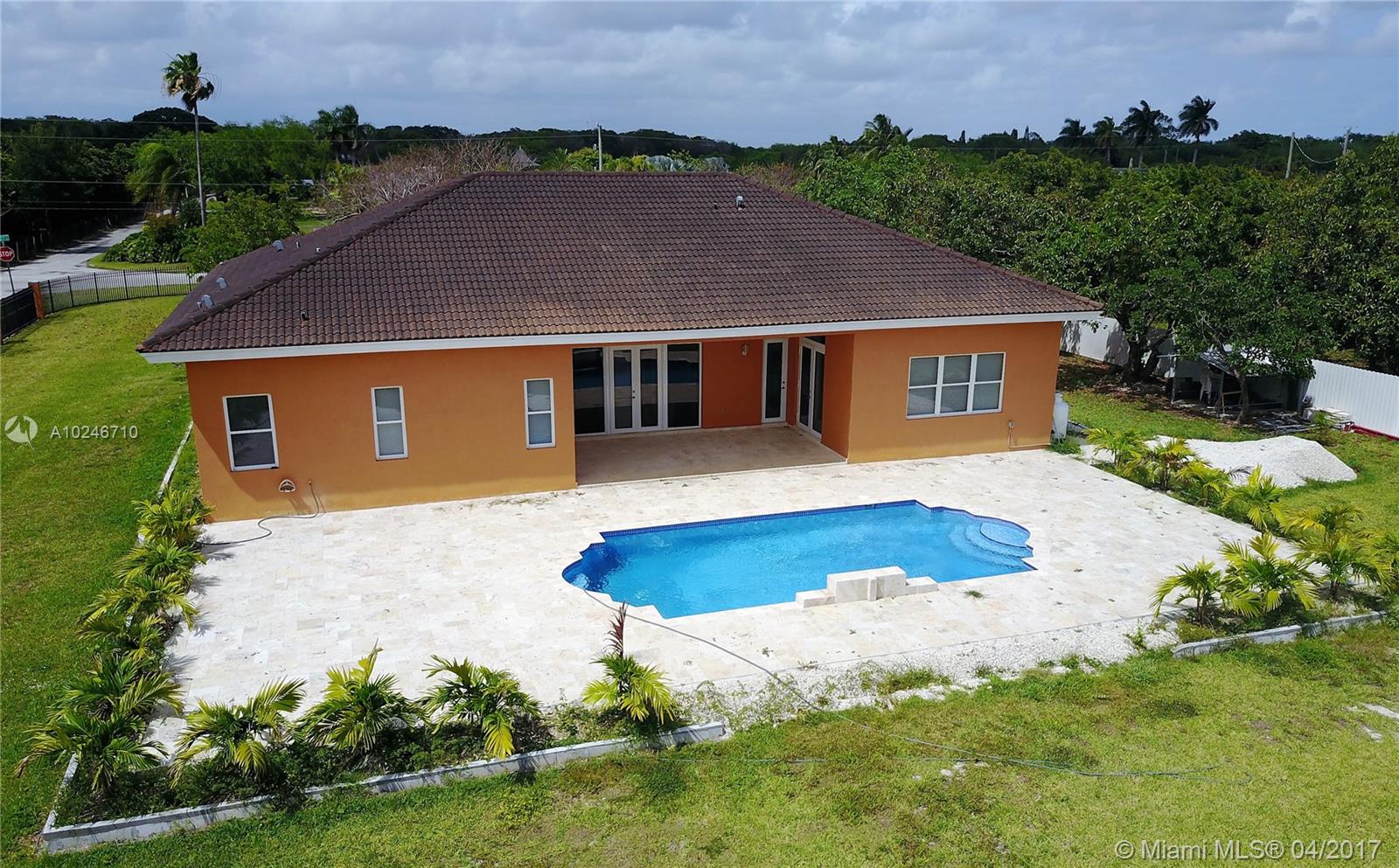 Redland Acres Avocado Hom - Residential
