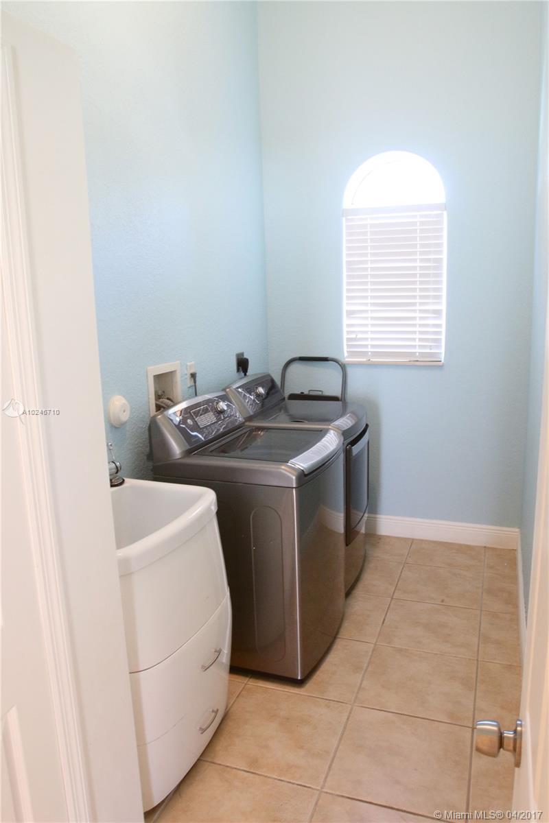 Redland Acres Avocado Hom - Residential