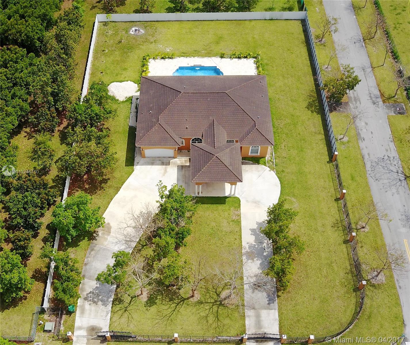 Redland Acres Avocado Hom - Residential