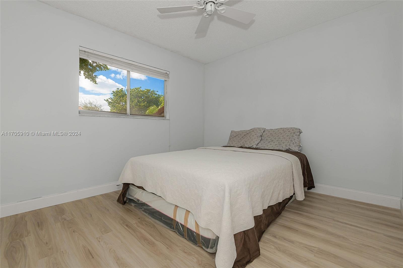 HOLIDAY SPRINGS VILLAGE - Residential
