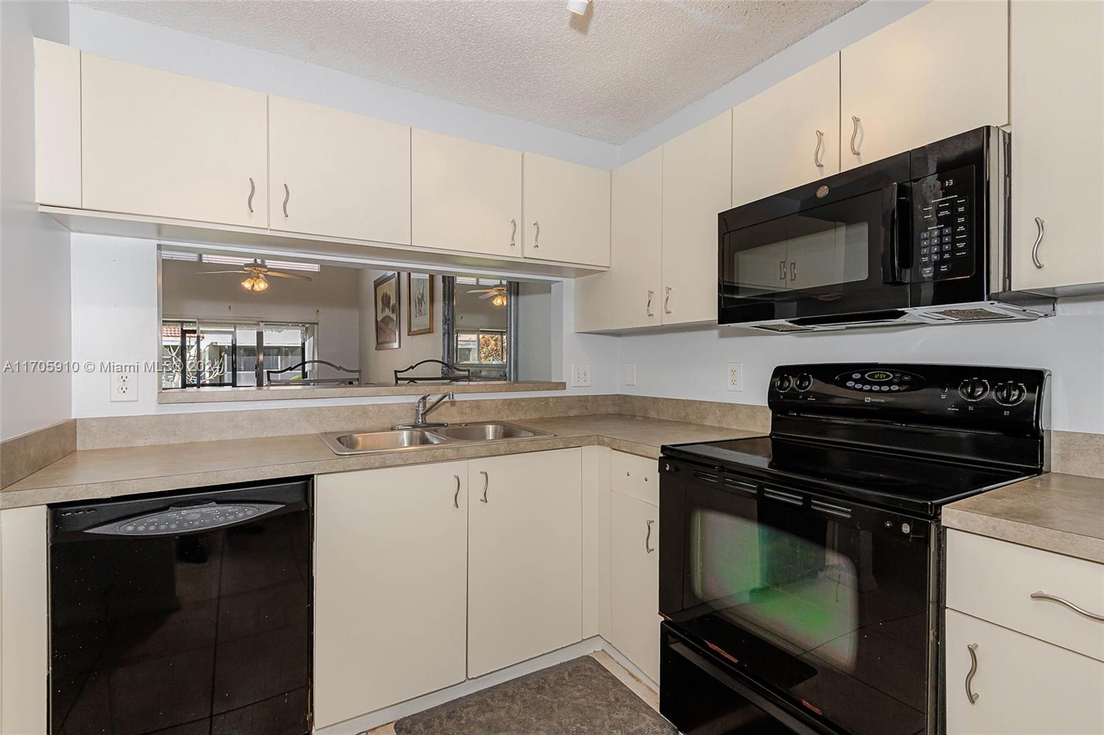 HOLIDAY SPRINGS VILLAGE - Residential