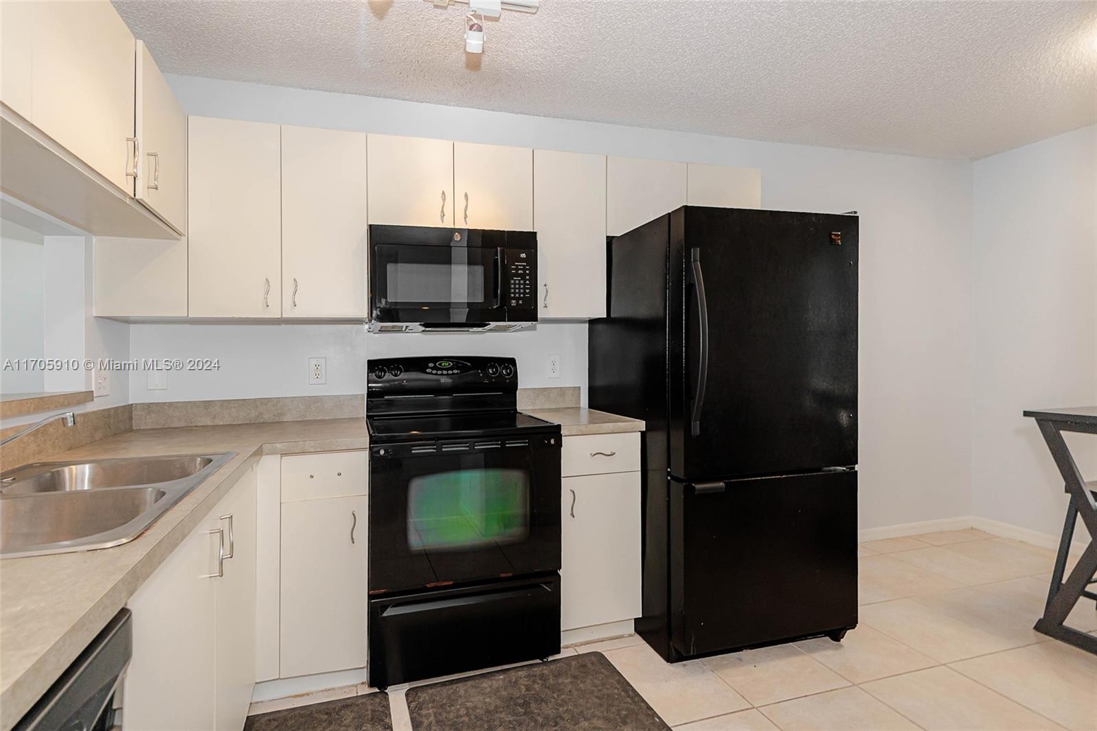 HOLIDAY SPRINGS VILLAGE - Residential