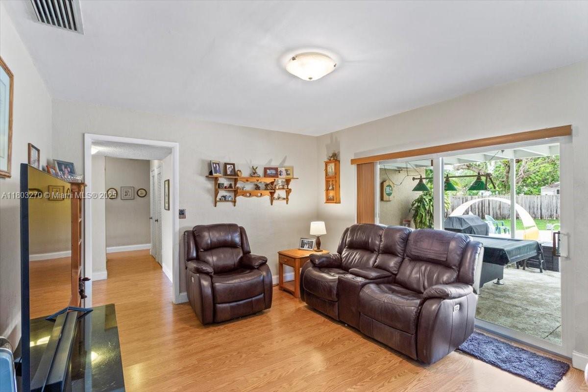 PINE MEADOWS SEC 4 - Residential