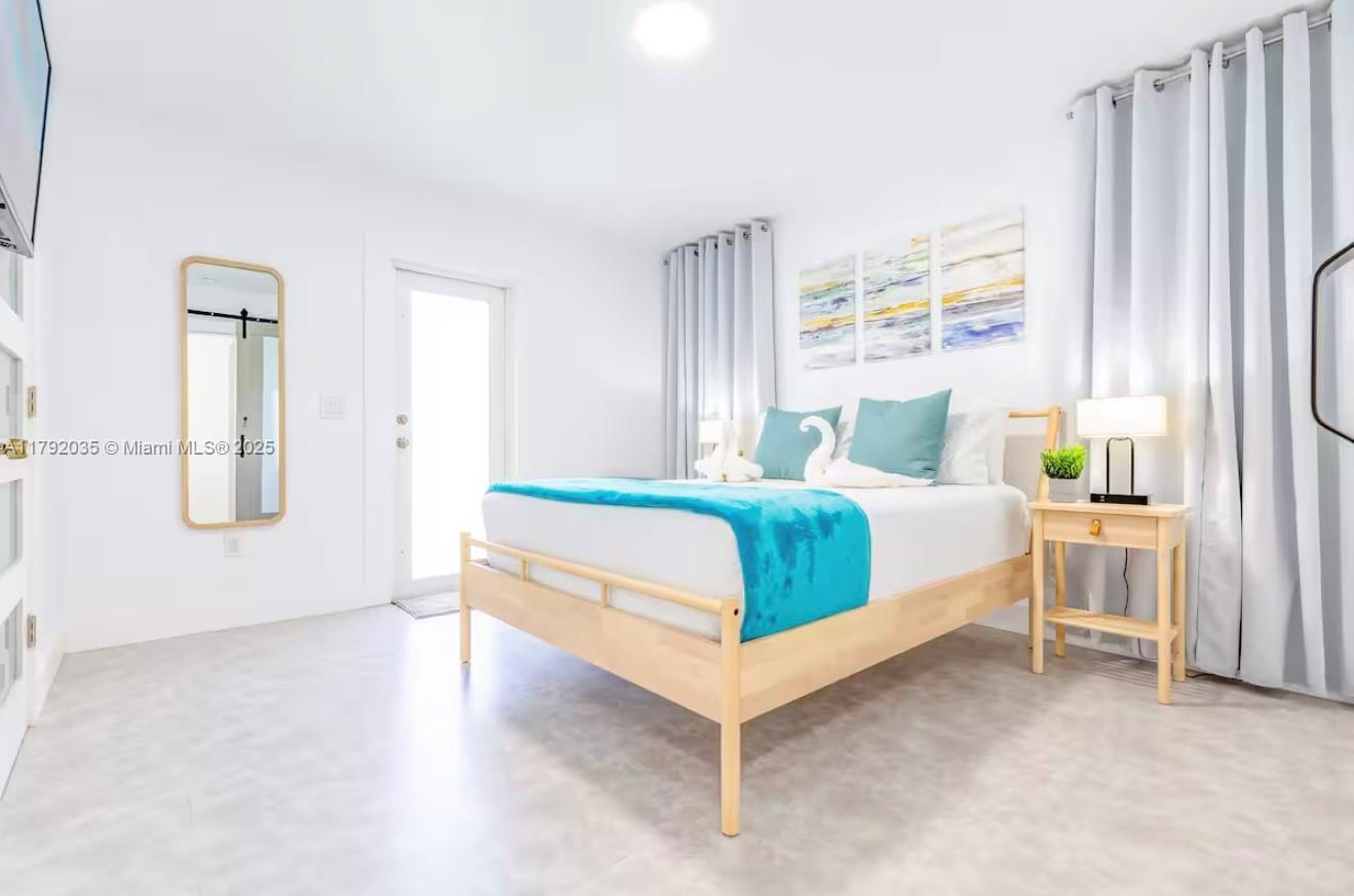 COLLEGE PARK - Residential Lease