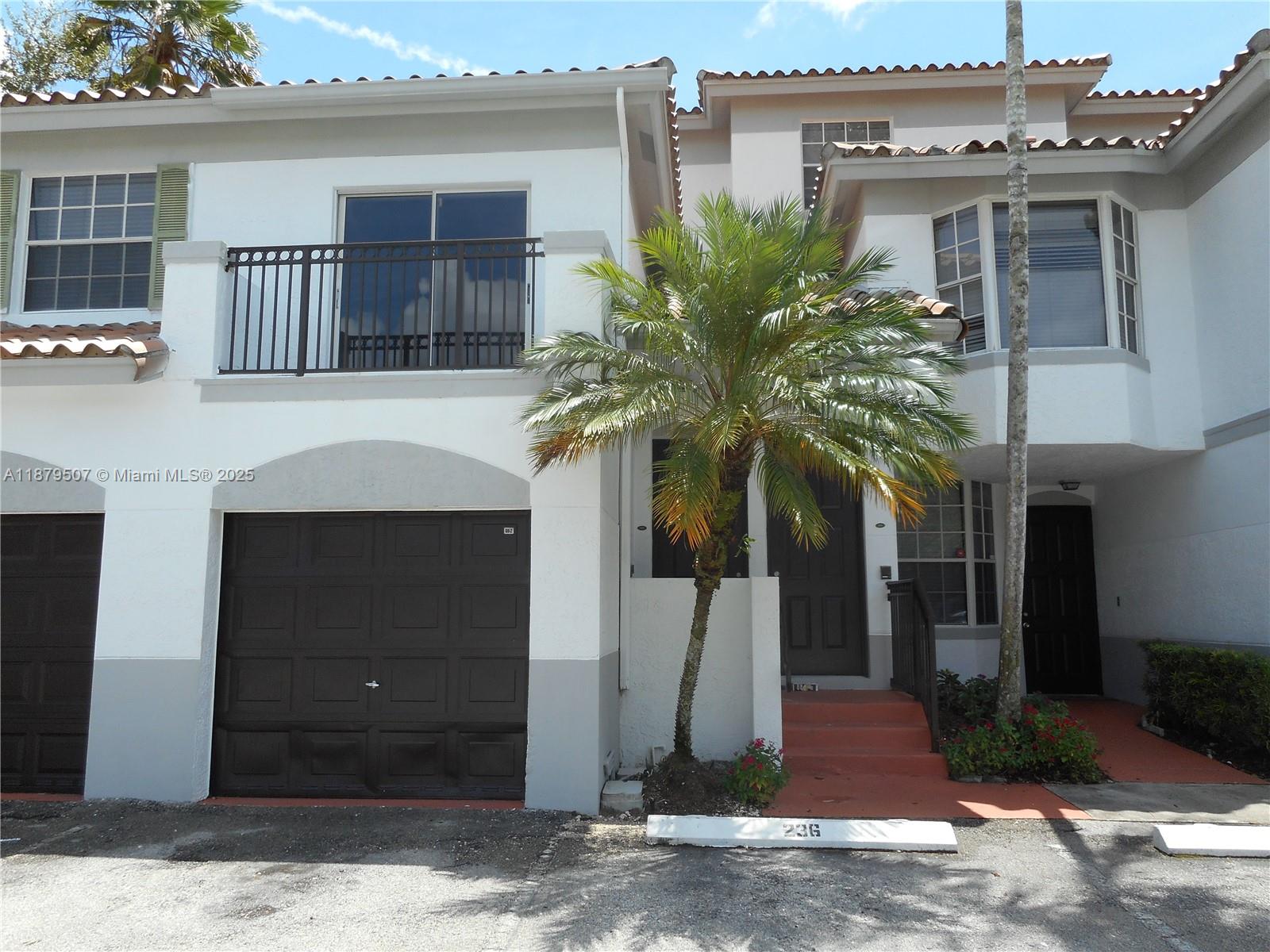 GORGEOUS TOTALLY UPGRADED TOWNHOME MODERN STYLE 3 BEDROOM, 3 BATHROOM, 2 LEVEL HOME, PORCELAIN FLOORS , BALCONY. GORGEOUS KITCHEN SS APPLIANCES, WOOD CABINETS AND GRANITE COUNTERTOPS, FULL WASHER & DRYER FEATURES AUTOMATED SHADES YOU MUST SEE IT. EXCELLENT LOCATION. EASY TO COMMUTE TO MIAMI AND FT. LAUDERDALE. WESTON ELEMENTARY SCHOOL. GARAGE NOT INCLUDED.ONLY ONE ASSIGNED PARKING.