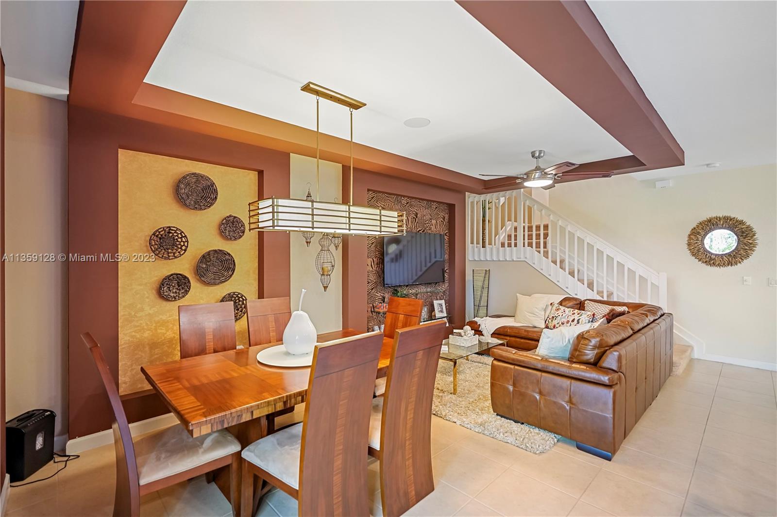 SIMONTON COURT - Residential