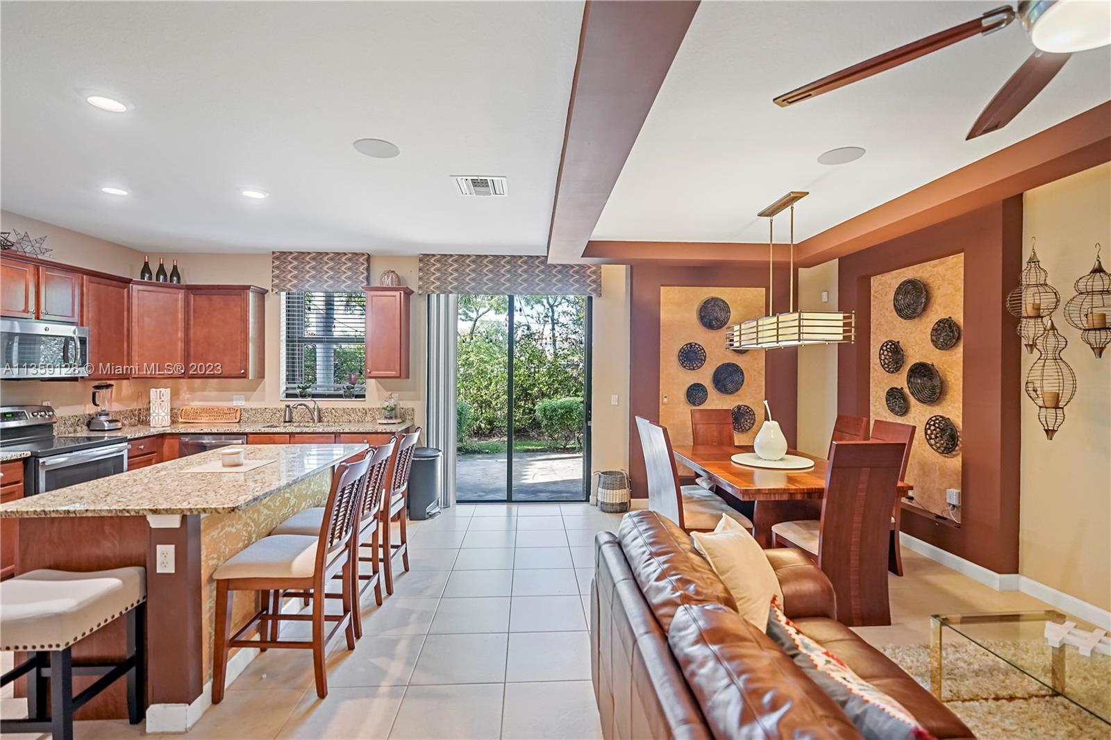 SIMONTON COURT - Residential